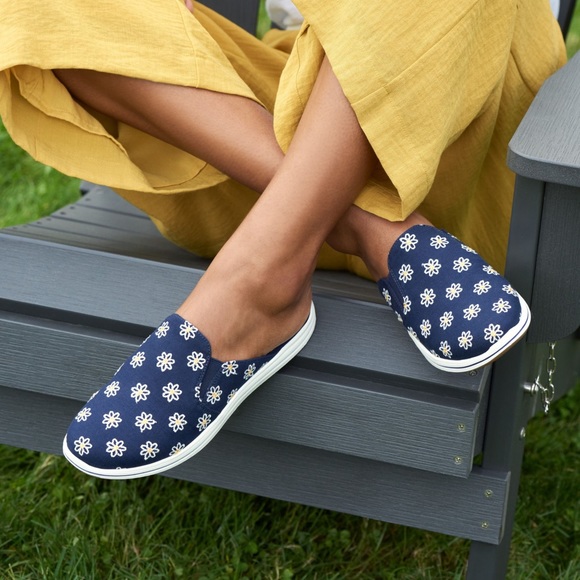 Cloudsteppers By Clark Navy Floral Breeze Shore Mule - Picture 2 of 7